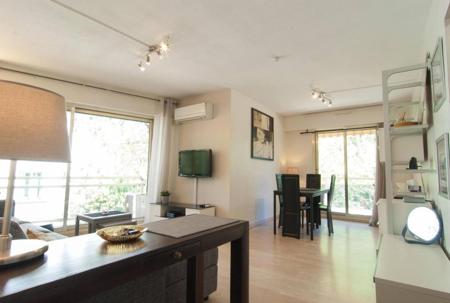 Elegant Apt W/2 Terraces/Mins To Beach & Shops Антіб Екстер'єр фото